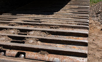 Excavator tracks